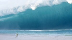 Mơ thấy sóng thần đánh con gì? Là điềm báo gì?